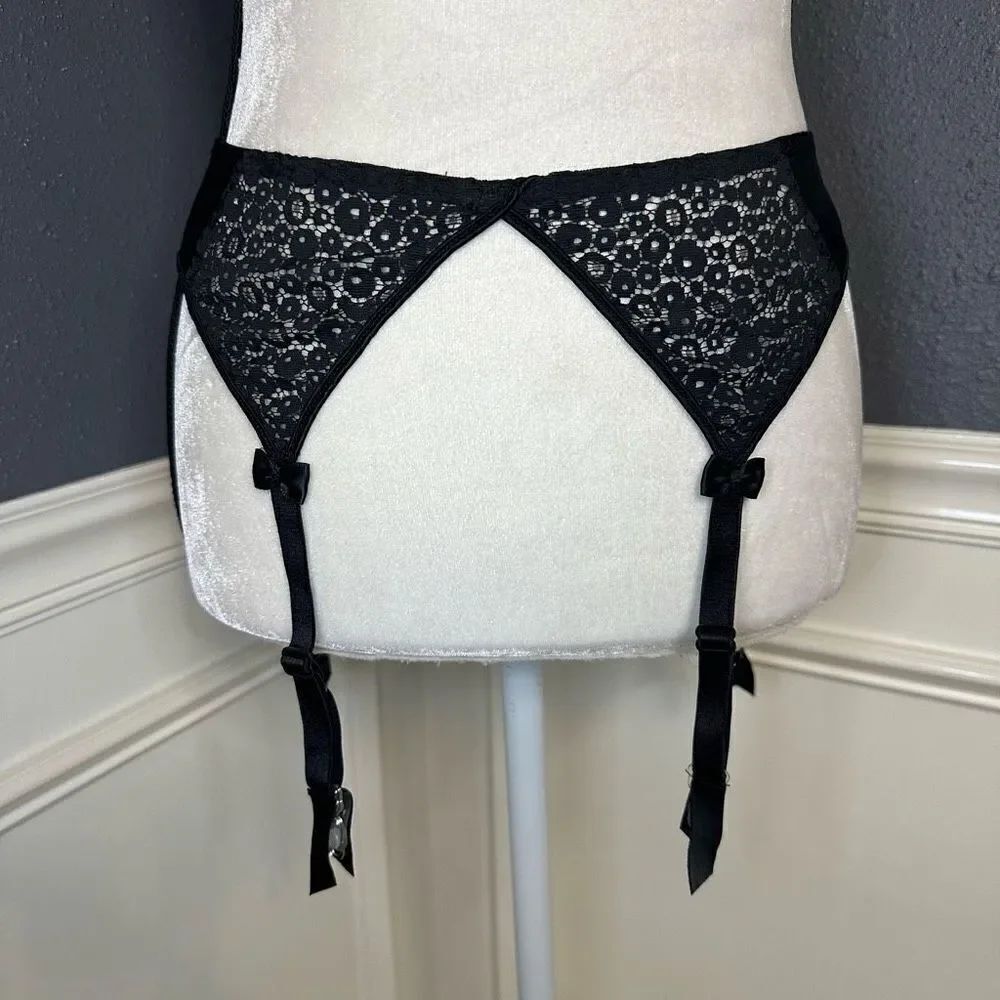 Cacique Garter Belt